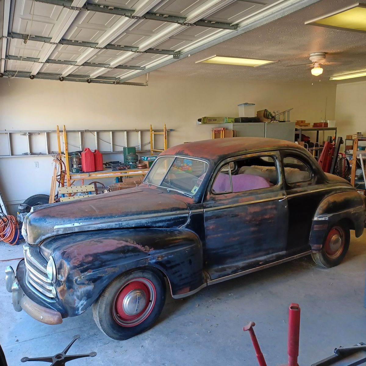 1947 Ford coupe 