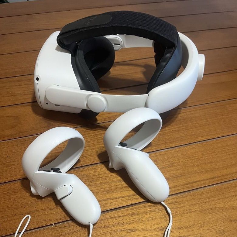 Meta Quest 2 (Oculus) with Upgraded Comfort Head Strap