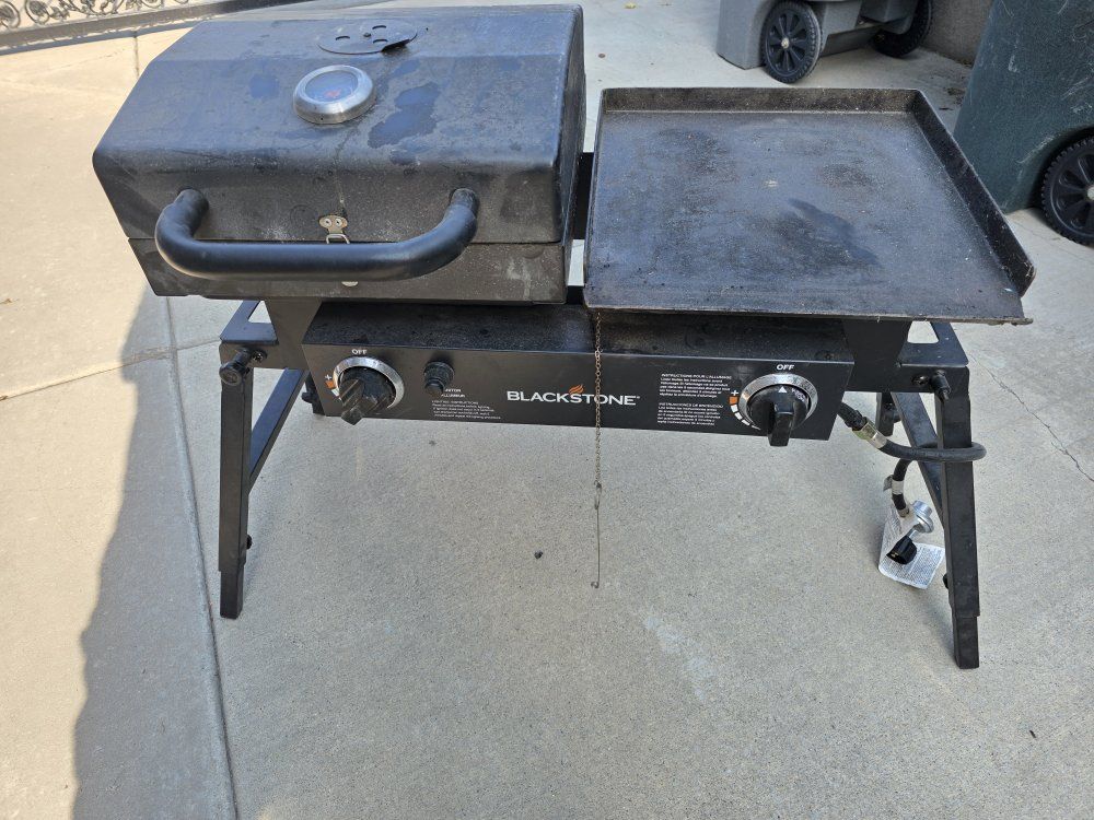 Blackstone Portable Gas Grill & Griddle Combo with Stand