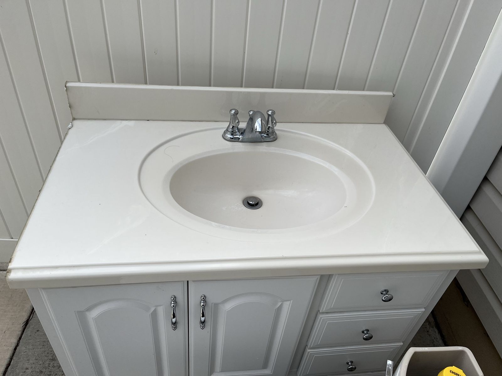Bathroom vanity