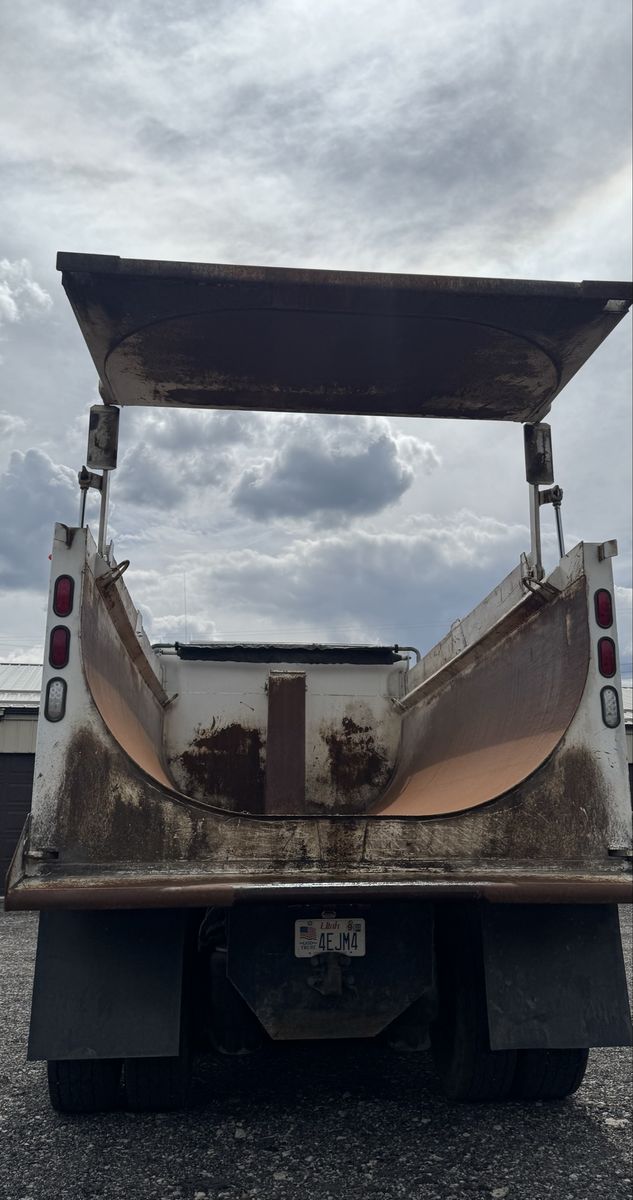 386 Peterbilt 2010 Dump Truck 17 Ton