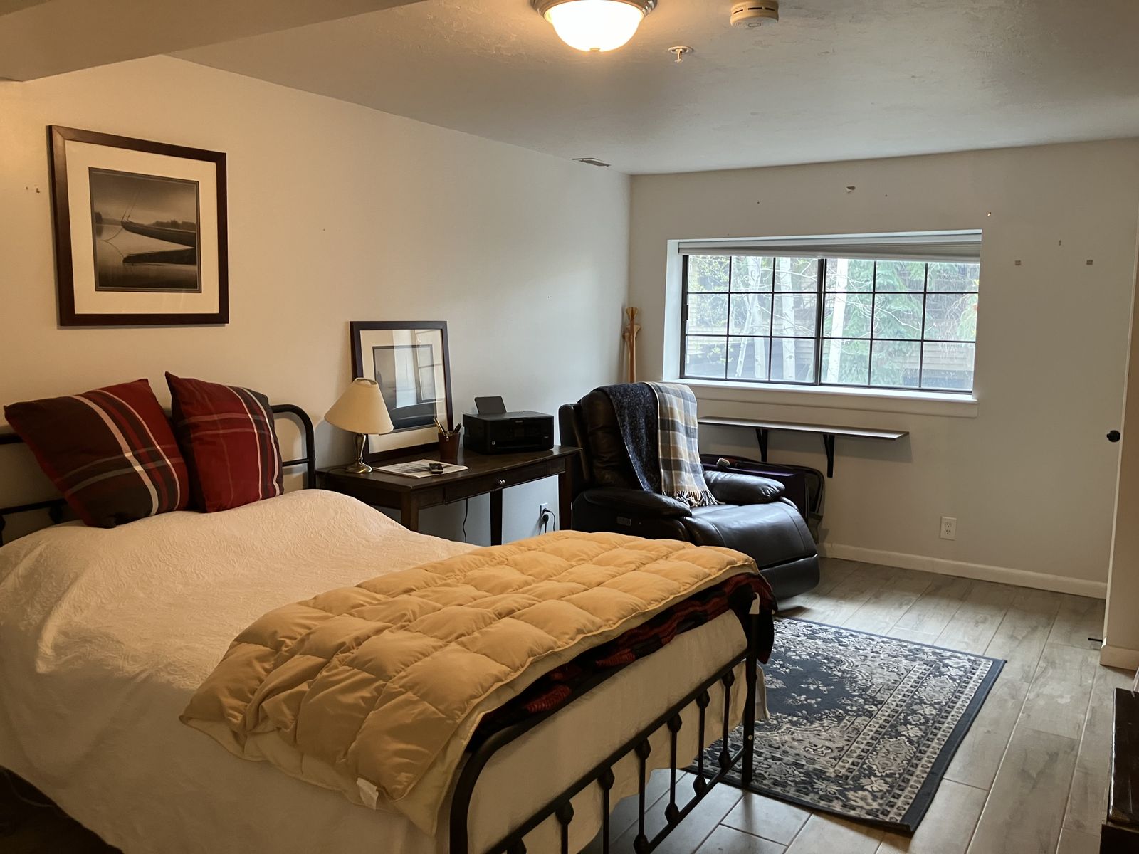 Private room & bath & parking - all inclusive