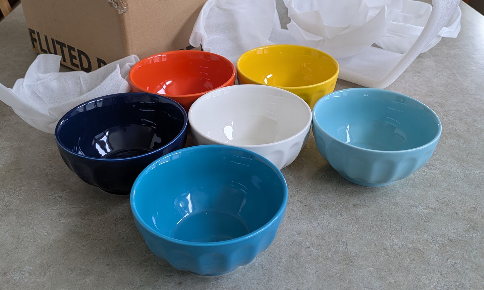 Brand new set of 6 "Sweese" 26-oz colorful porcelain bowls for pasta, salad, soup, serving