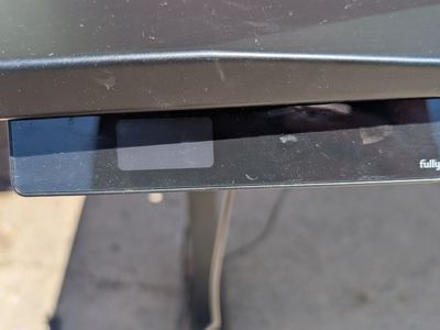 Fully standing desk 60x30. Black w/ countour