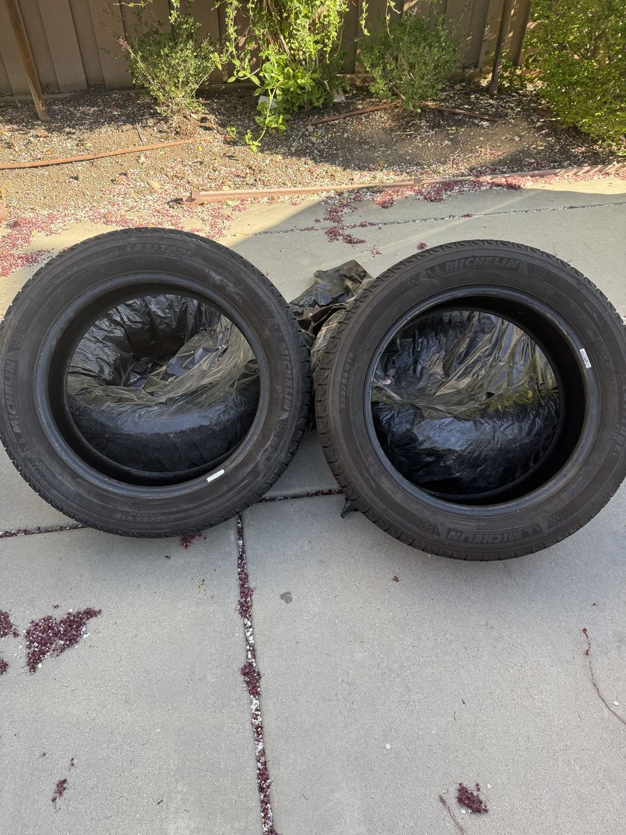 Michelin Latitude X-Ice Snow Tires – 235/55R18 – Set of 4 – Like New