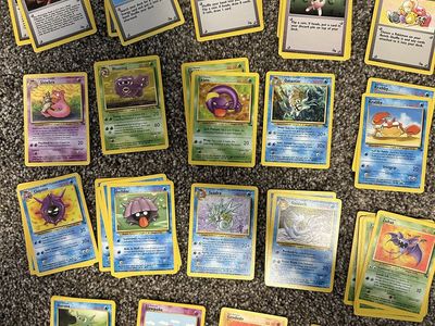 58 fossil vintage Pokemon cards