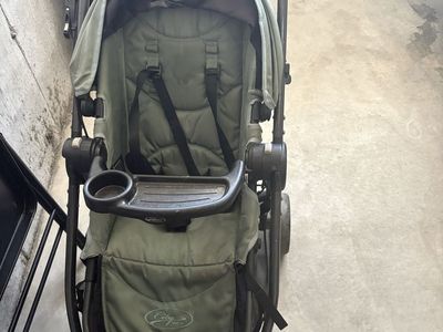 Graco City Versa Stroller - Green, Good Condition, Compact Fold, Parent Tray