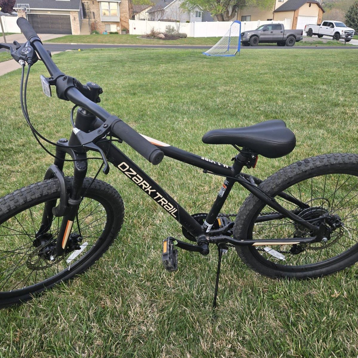 Ozark mountain bike 24 inch