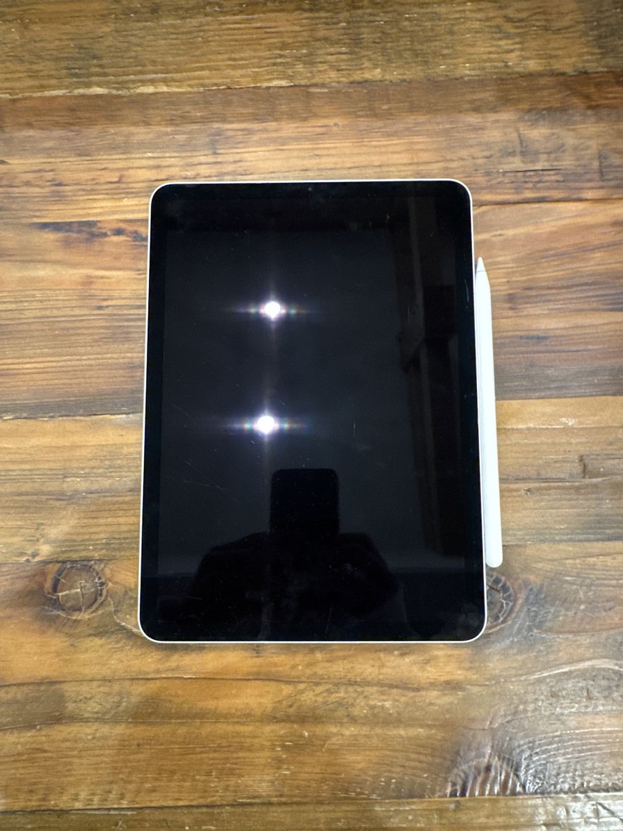 Apple iPad Air 4th Gen 64GB Silver Wi-Fi w/ Apple Pencil 2nd Gen - Great Condition