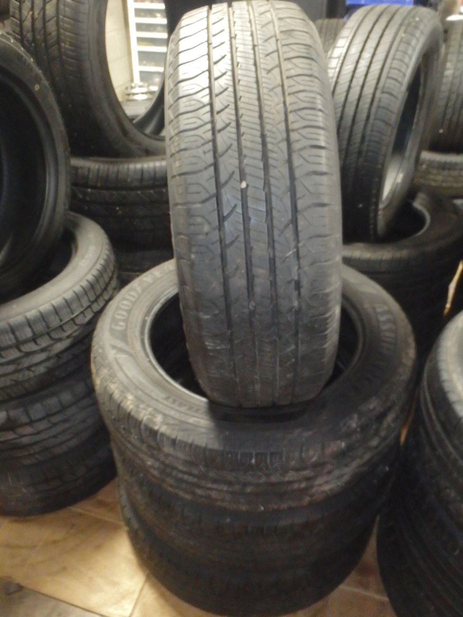 225/60R18 GOODYEAR ASSURANCE OUTLAST SET OF USED TIRES