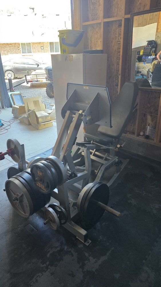 Nautilus XPLOAD Leg Press Machine