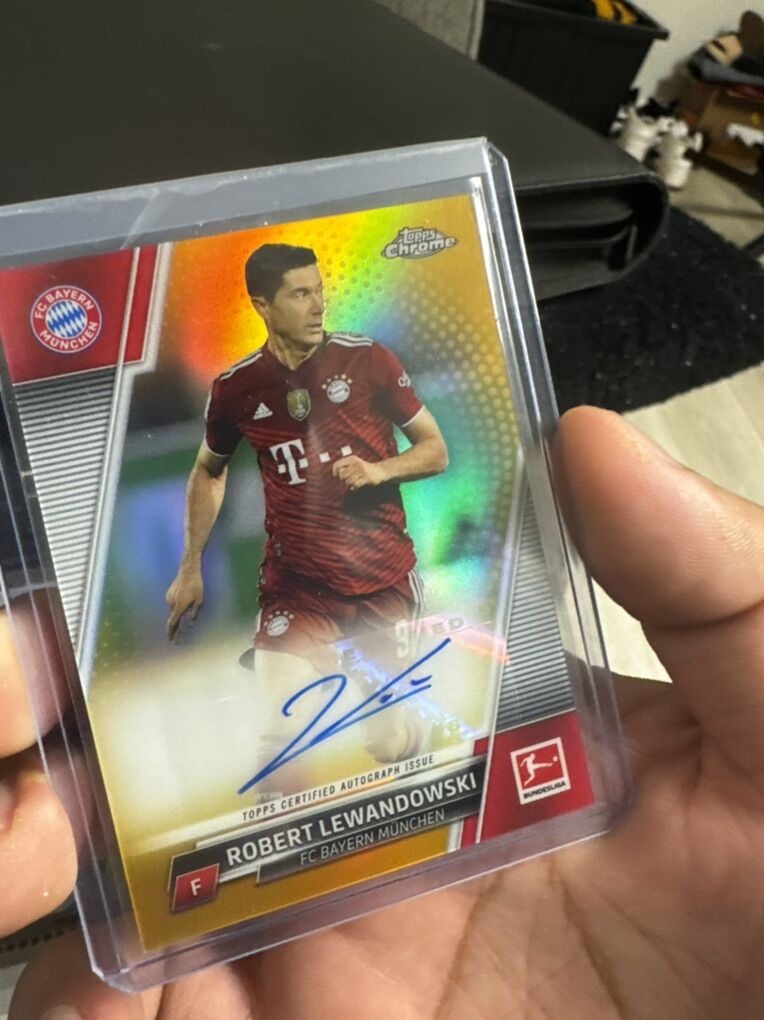 Gold Auto Robert Lewandowski