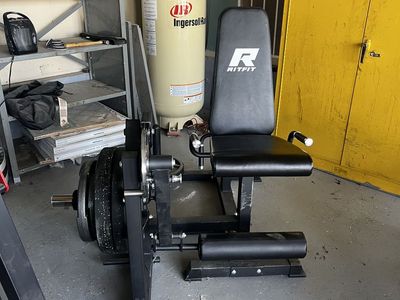 RitFit Leg extension machine