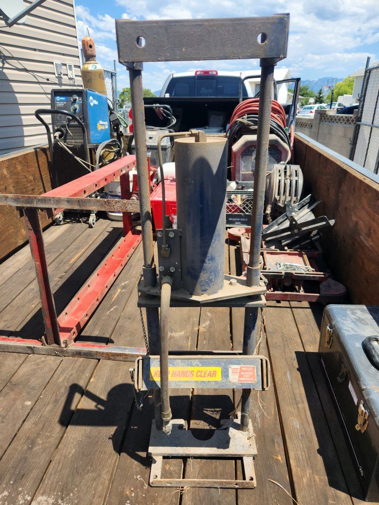 Heavy-Duty Hydraulic Shop Press - McPherson strut Compressor