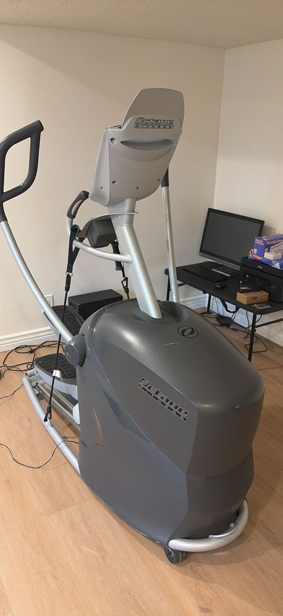 Octane Fitness Q37xi Elliptical Machine - Used Great Condition