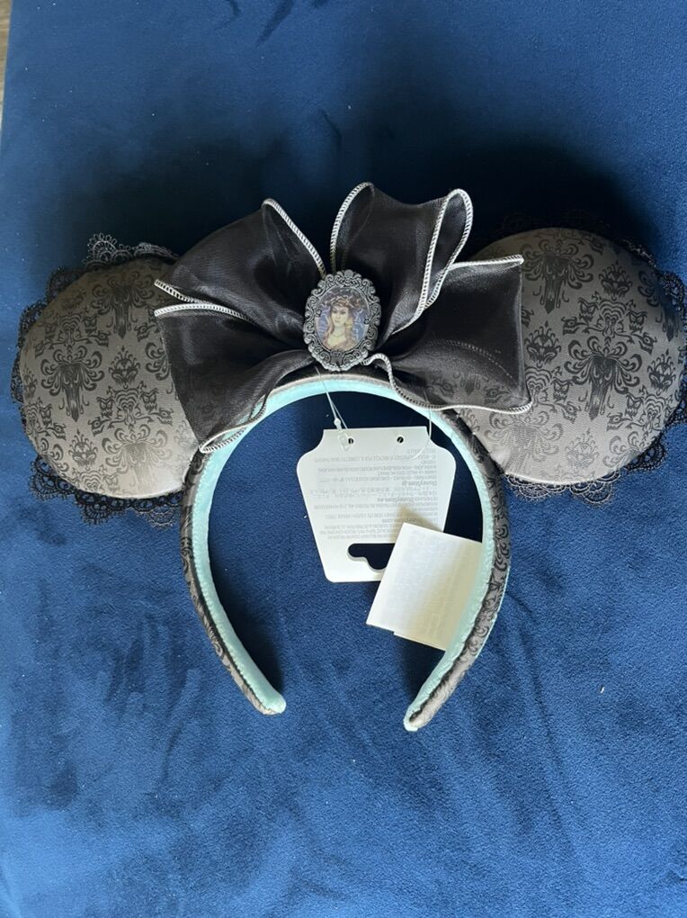 DiSney Parks Haunted Mansion Medusa Lenticular