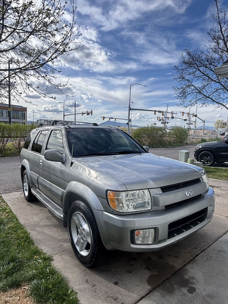 2001 INFINITI QX4