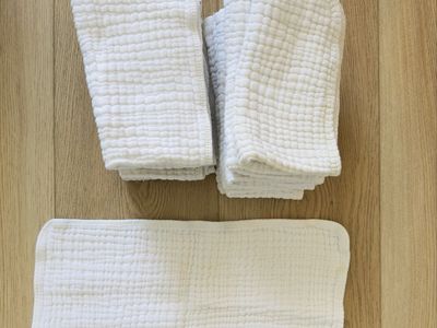 FREE •18 Burp cloths •