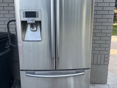 Samsung French Door Refrigerator - Stainless Steel - Water & Ice Dispenser -