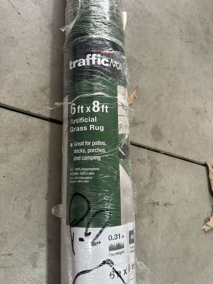 TrafficMaster Artificial Grass Rug 6ft x 8ft New in Plastic