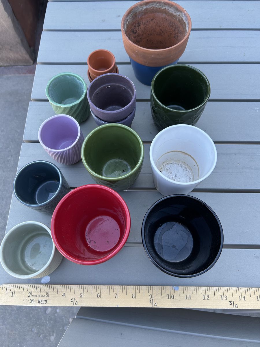 Small Planter Pots Pics & Sizes Shown