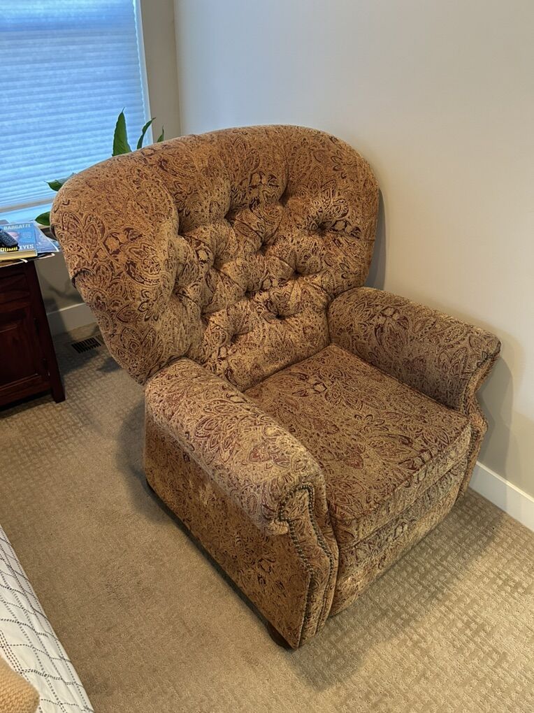 Soft chair that Reclines