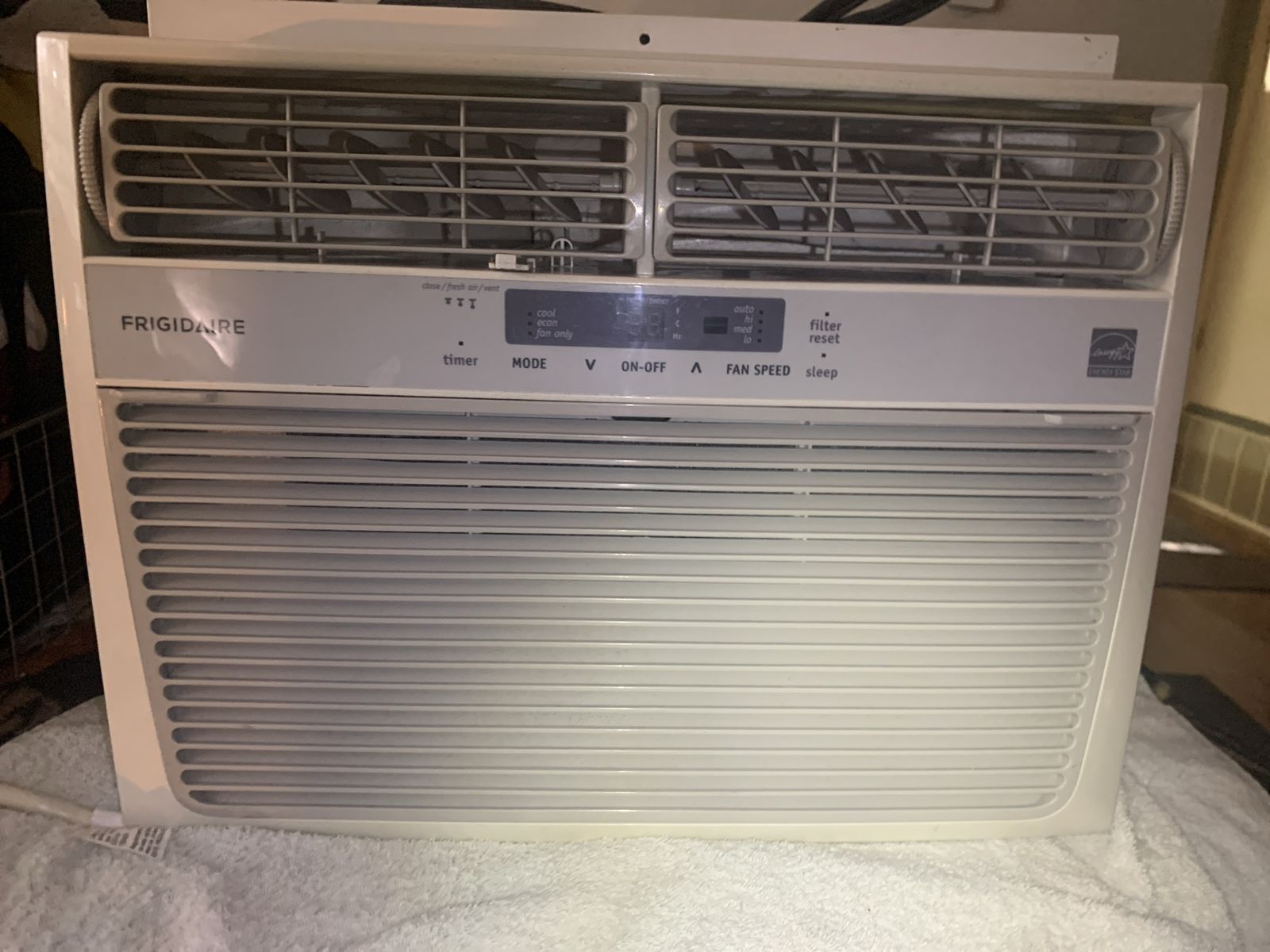 Blow out deal, Frigidaire, 12,000btu,