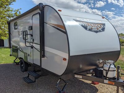 Forest River Wildwood FSX Platinum 178BHSKX Camper