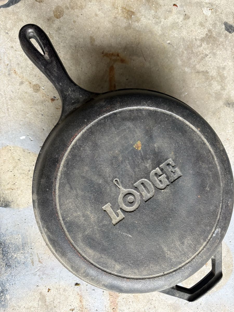Lodge cast iron camping pan