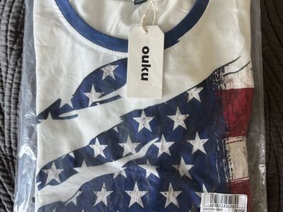USA T-Shirt - Men's Large - Red White and Blue