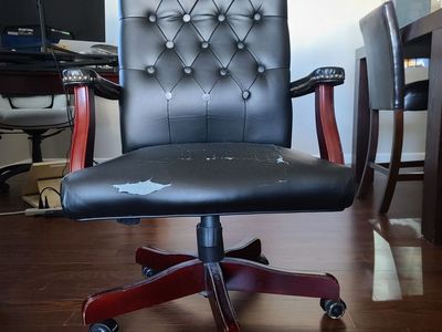 Executive Office Chair