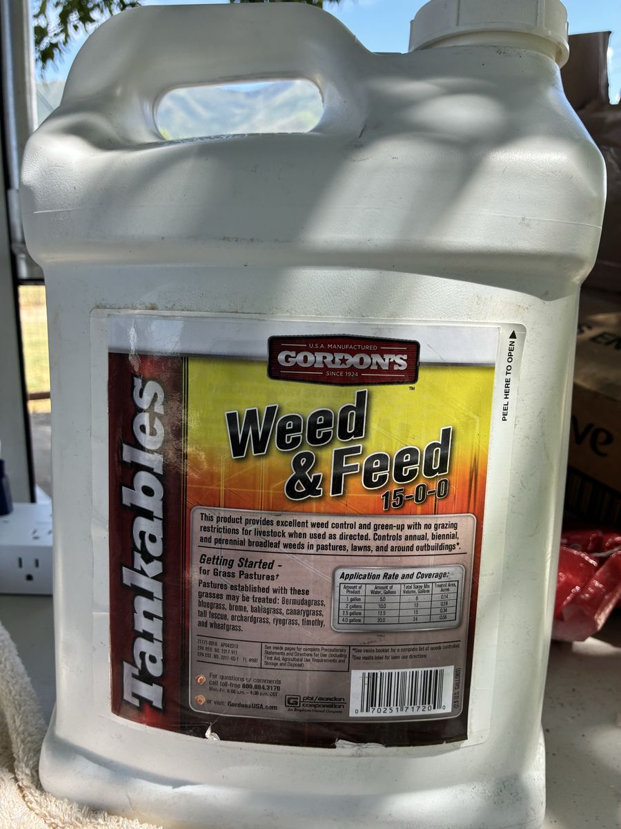 Gordon's Weed & Feed 15-0-0 Grass Pastures (2.5 Gallons)