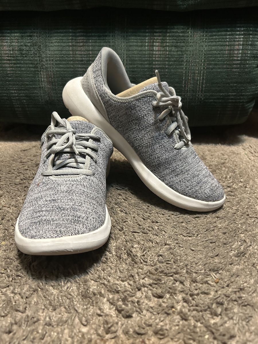 Women’s Shoes Kizik Slip On Hands Free Sneakers – Size 8.5