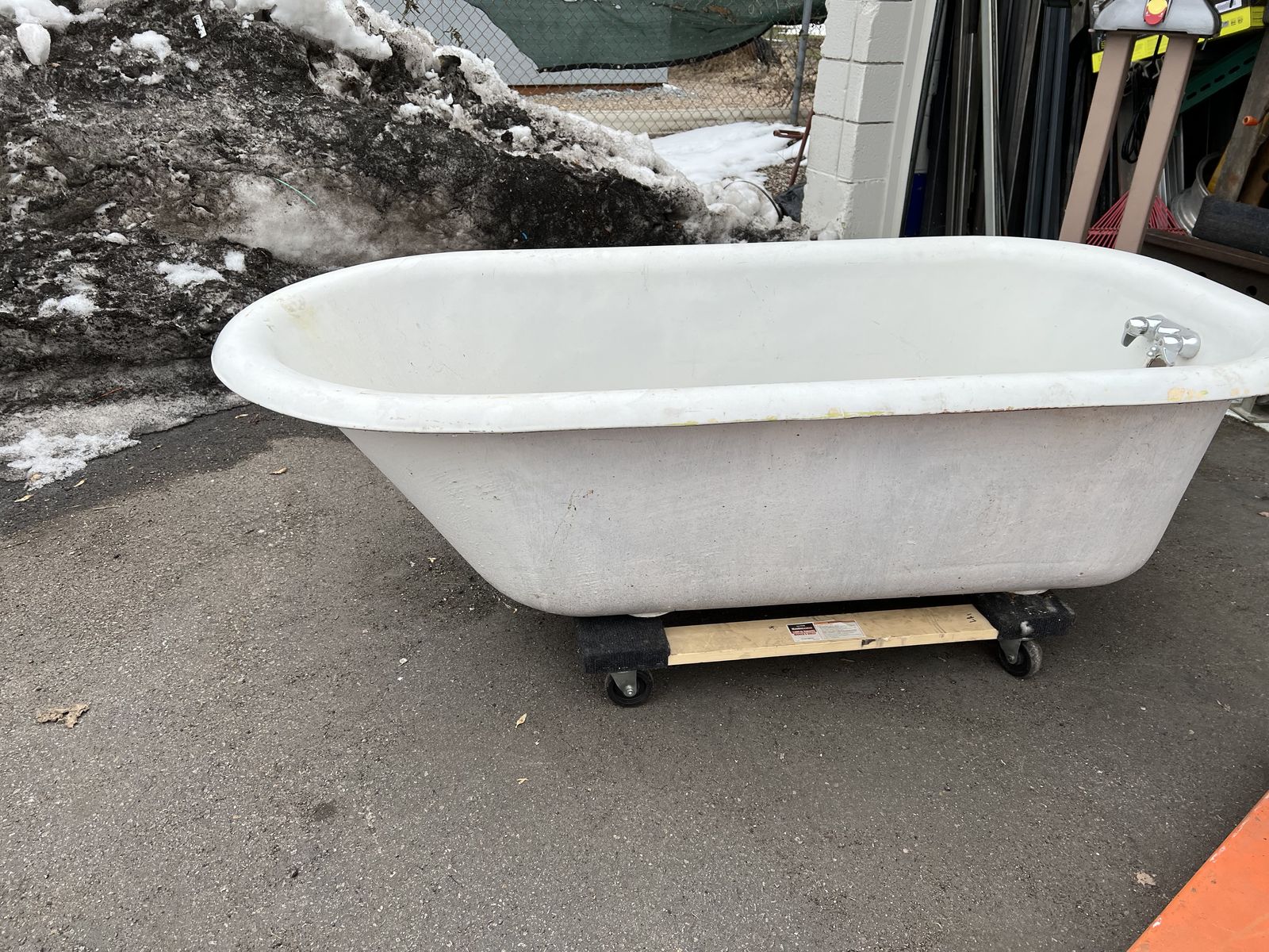 Cast Iron tub with feet