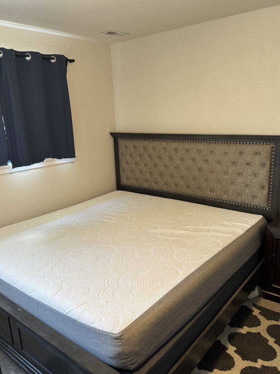 King Size Bed Frame + Mattress – Excellent Condition