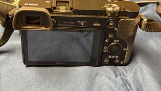 Sony a6000 Body Only (It is not turning on)