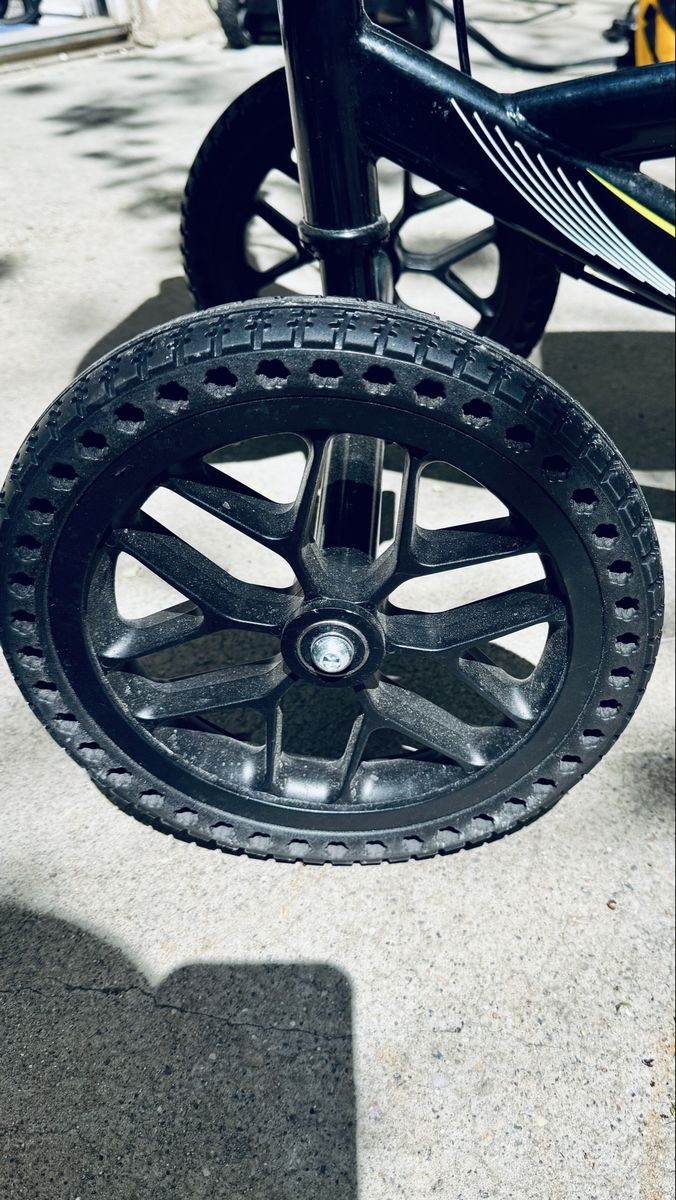 INSTANT MOBILITY FOR SALE -  KNEE SCOOTER