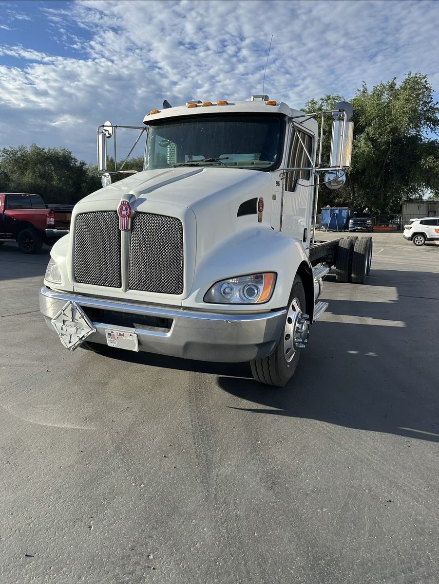 2010 Kenworth Allison auto with cummins px-9