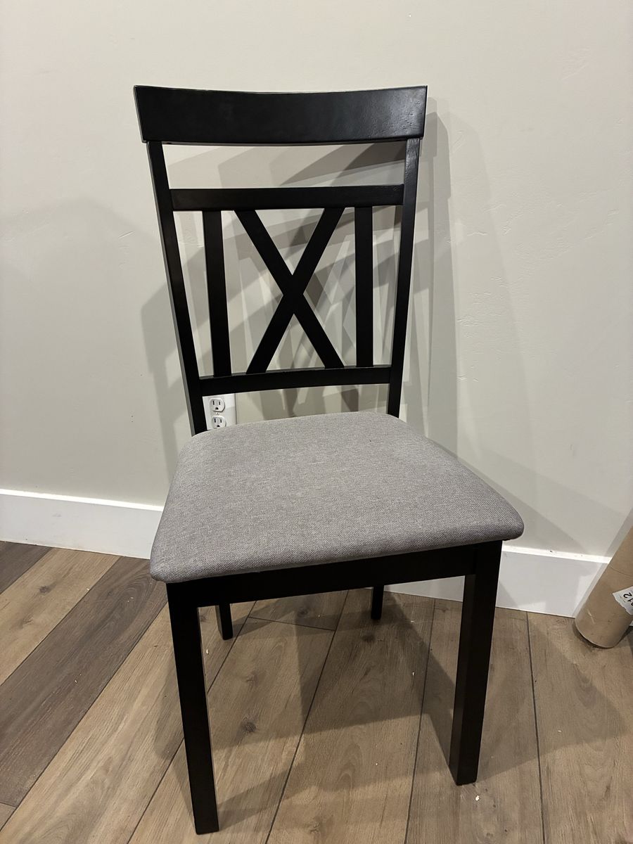 Table & Chairs