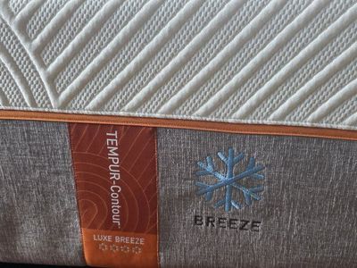 Tempur-Pedic Breeze - King Size + Tempur Pedic flat foundations