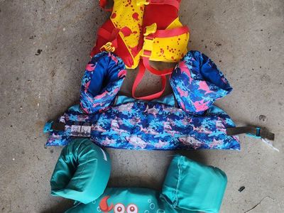 Stohlquist & Speedo Infant/Toddler Life Vest PFD & Swim Trainer Floats Bundle (Used)