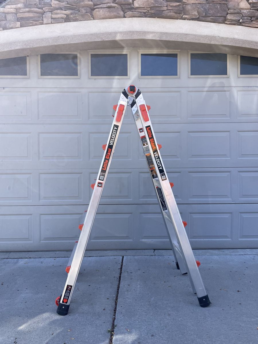 Little Giant Ladder - Velocity 22 foot