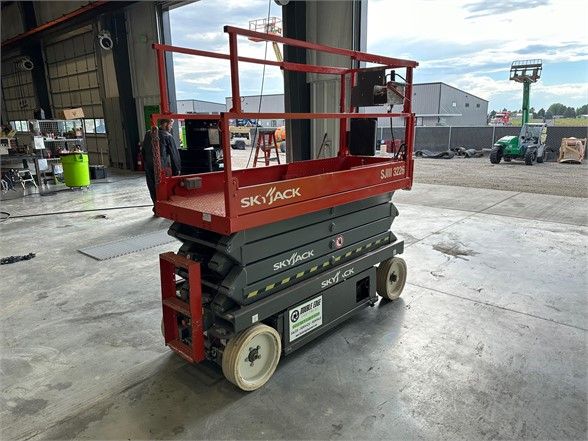 2014 SKYJACK SJ3226 Scissor Lift