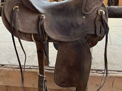 15 Corriente wade saddle