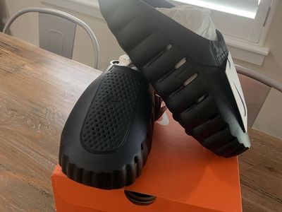 Nike Mind 001