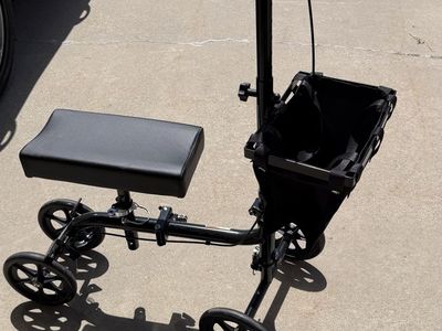 Knee scooter