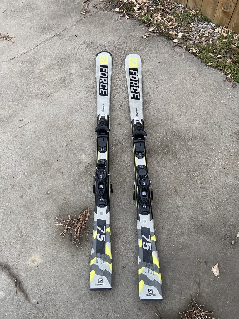 Solomon Skis 160cm With Bindings