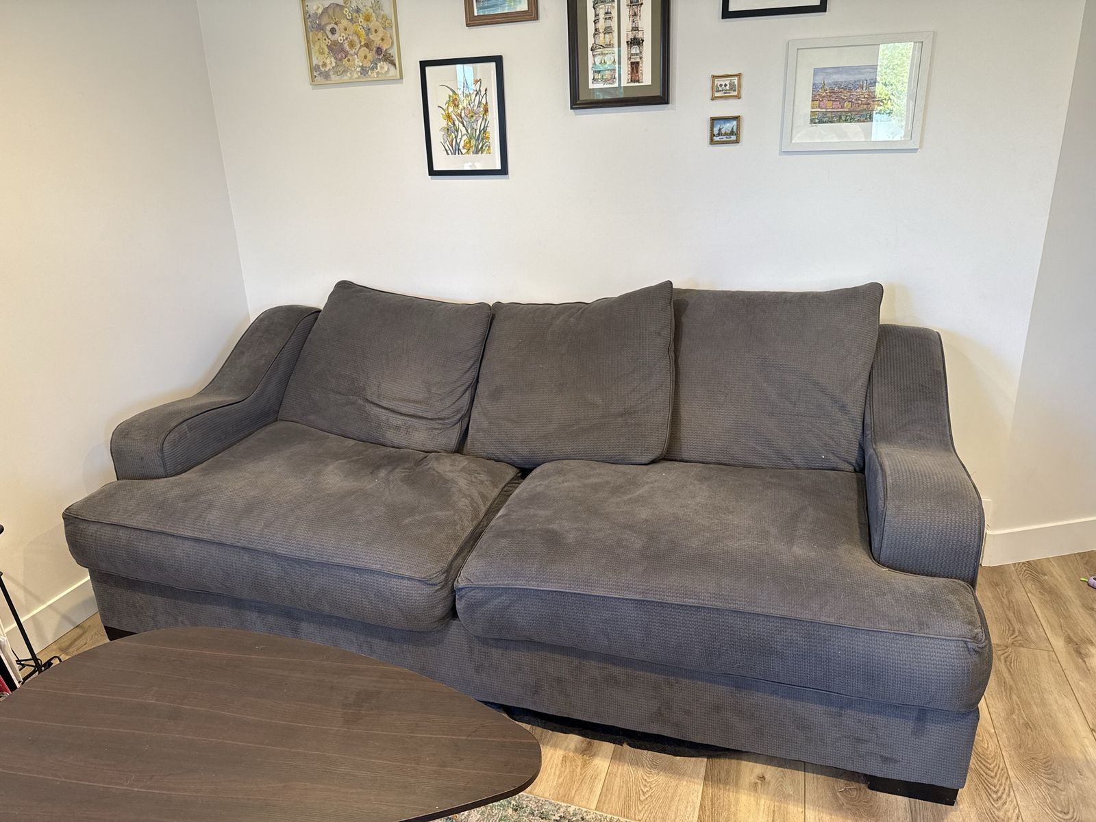 Free Nice comfy couch