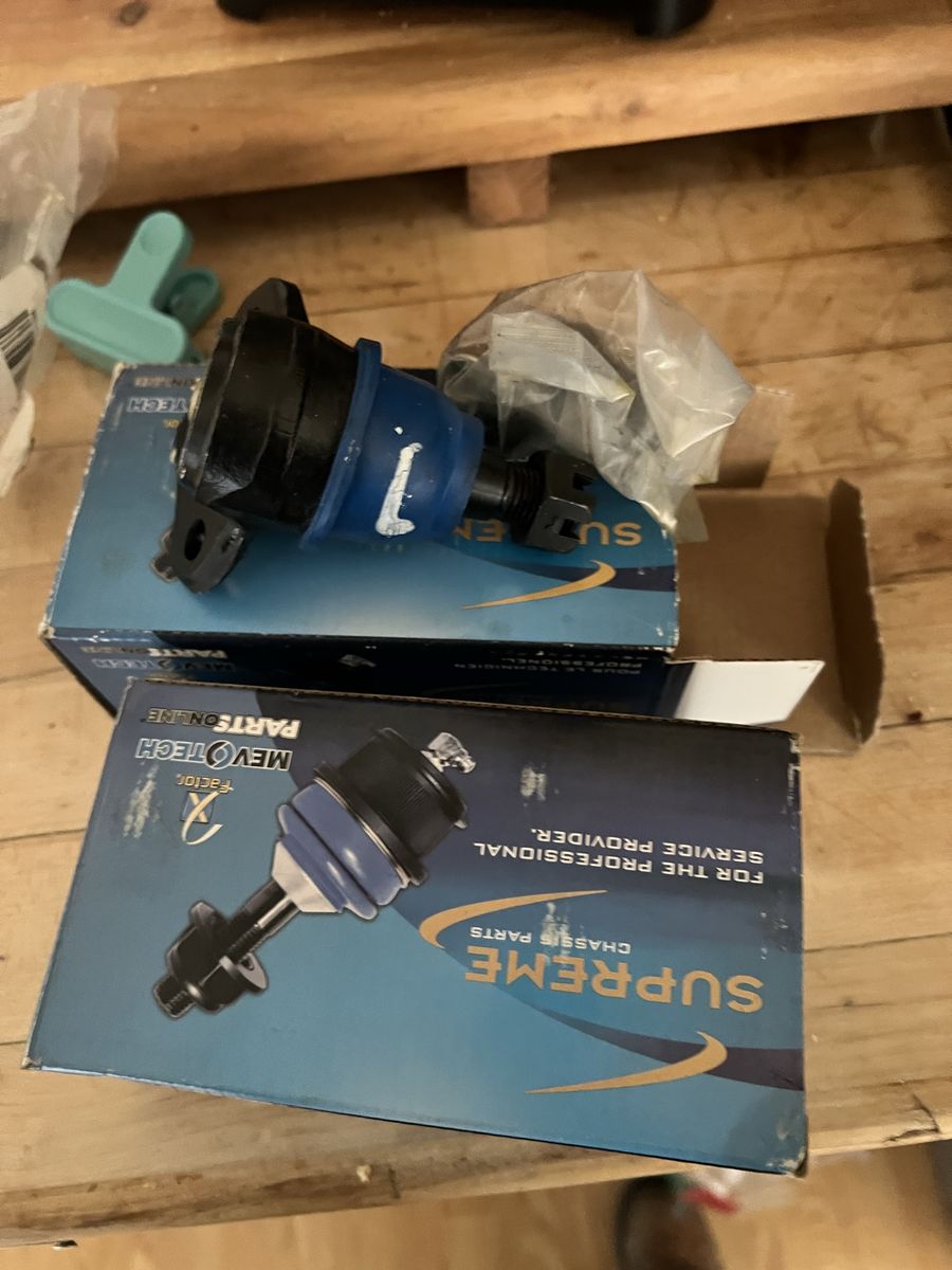 Dodge ball joints