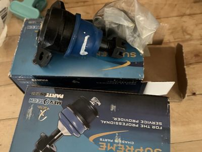 Dodge ball joints